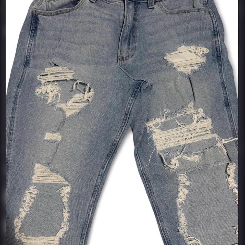Light Wash Distressed Ripped Jeans - Picture 2 of 3